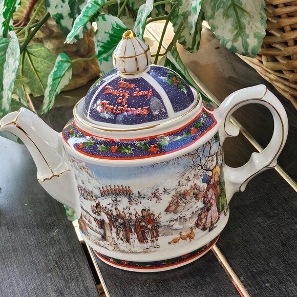 Vintage Sadler Twelve Days of Christmas - Merry Christmas Teapot - Picture 11 of 13